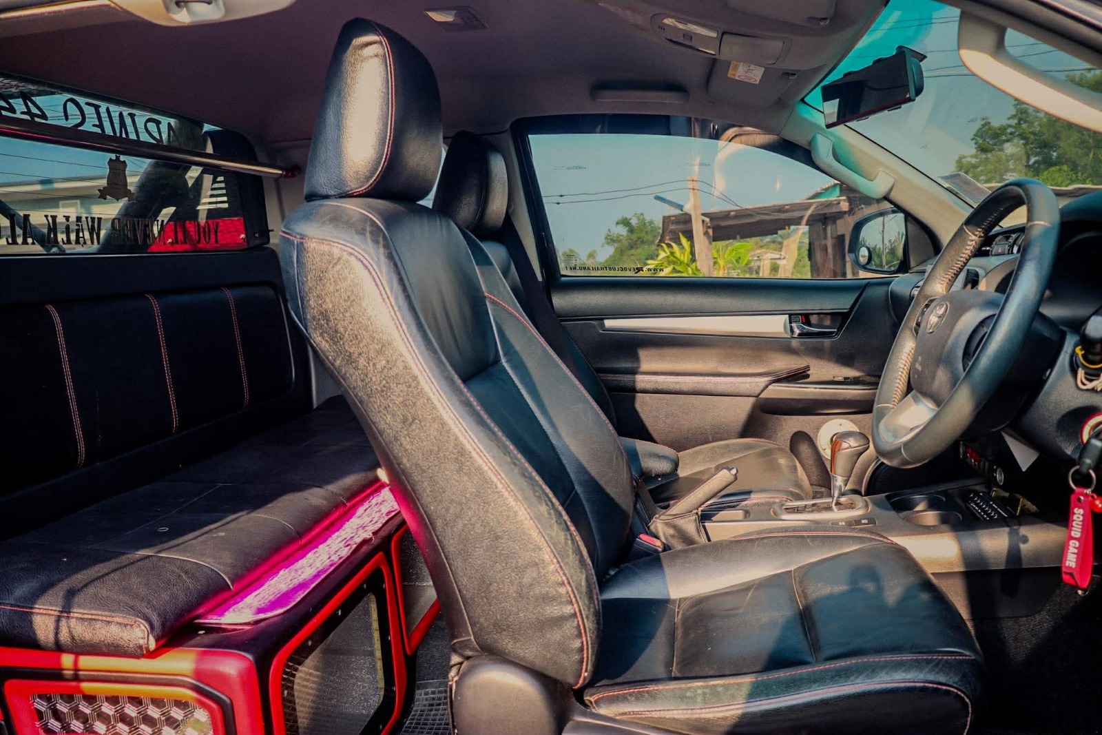 Car image 13